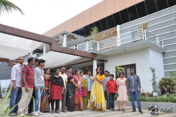 Nagarjuna Meets Docomo Manam Contest Winners